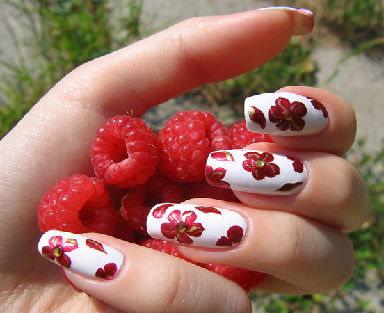 Lovely Red Floral Nail Art